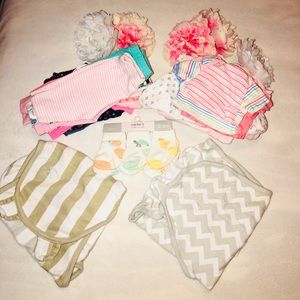 Hold @gramakaikai clothing lot all  baby girl